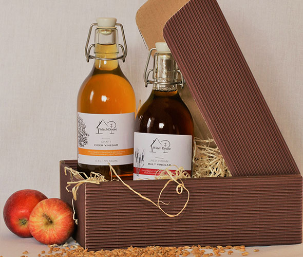 Foto der Geschenkbox mit den Vinegars von Witch House